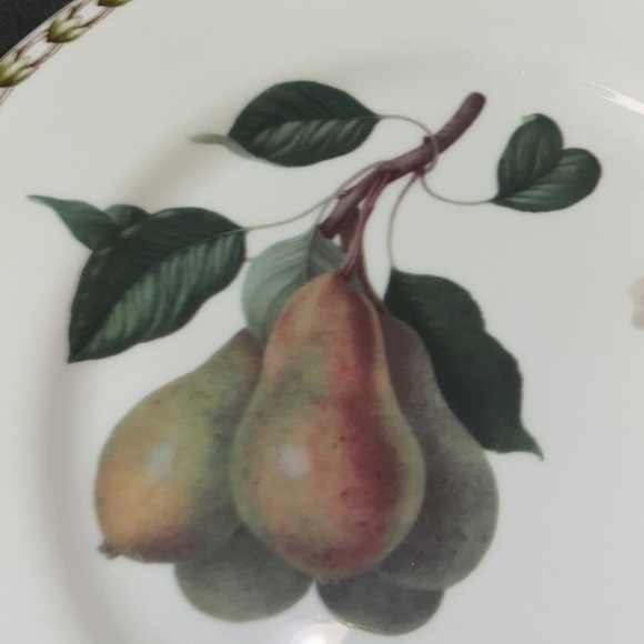 Set of 2 Queen’s Hookers Fruit Plates - Picture 6 of 7